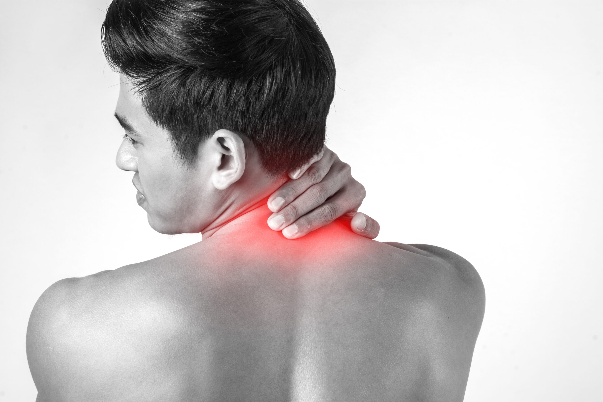 Tensión en el cuello y ansiedad, tratados con fisioterapia y osteopatía en Marbella