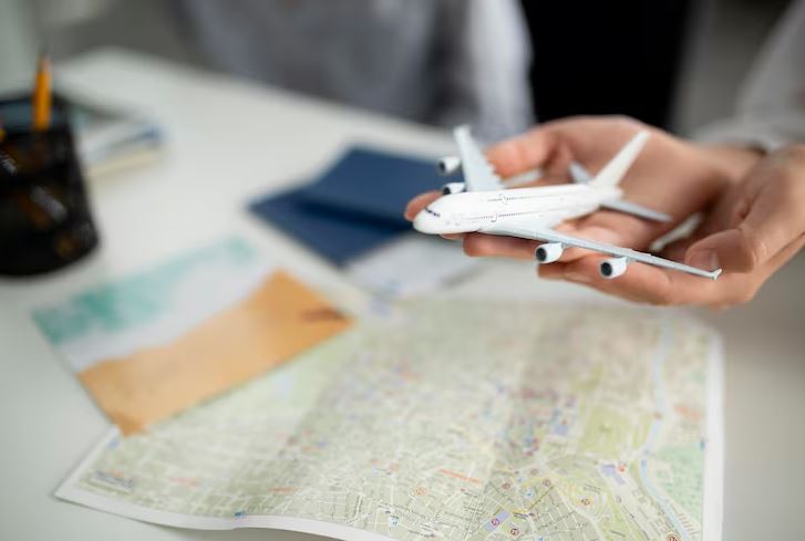 Dolor de espalda tras viajar a Marbella: fisioterapia y osteopatía